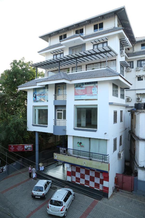 Hazmi Inn Perintalmanna エクステリア 写真